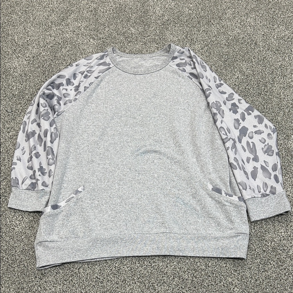 Gray Leopard Print Sleeve Sweatshirt